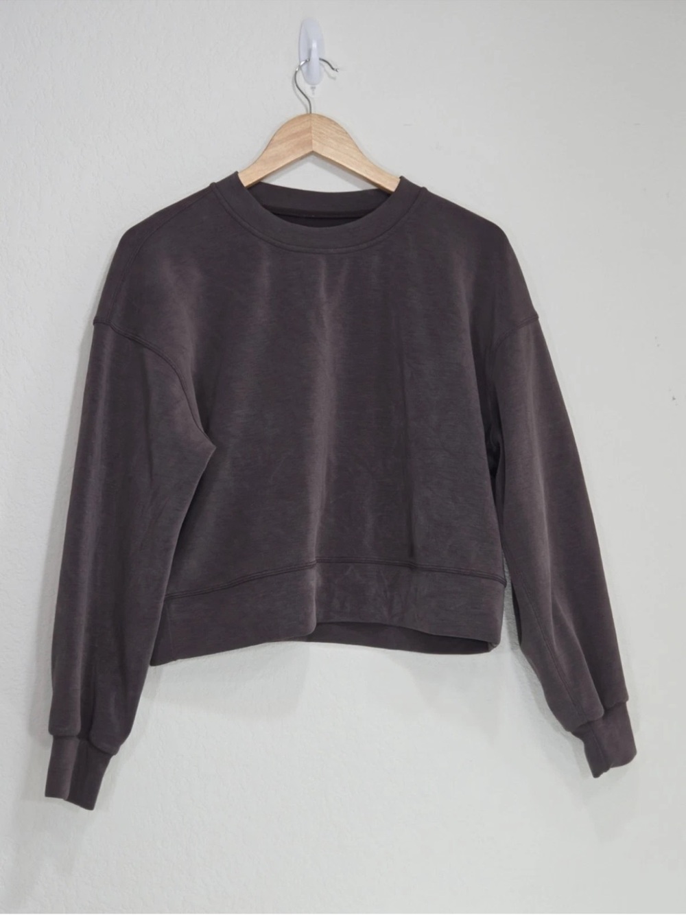 Lululemon Softstreme Perfectly Oversized Cropped Crew Espresso Size 6 Womens